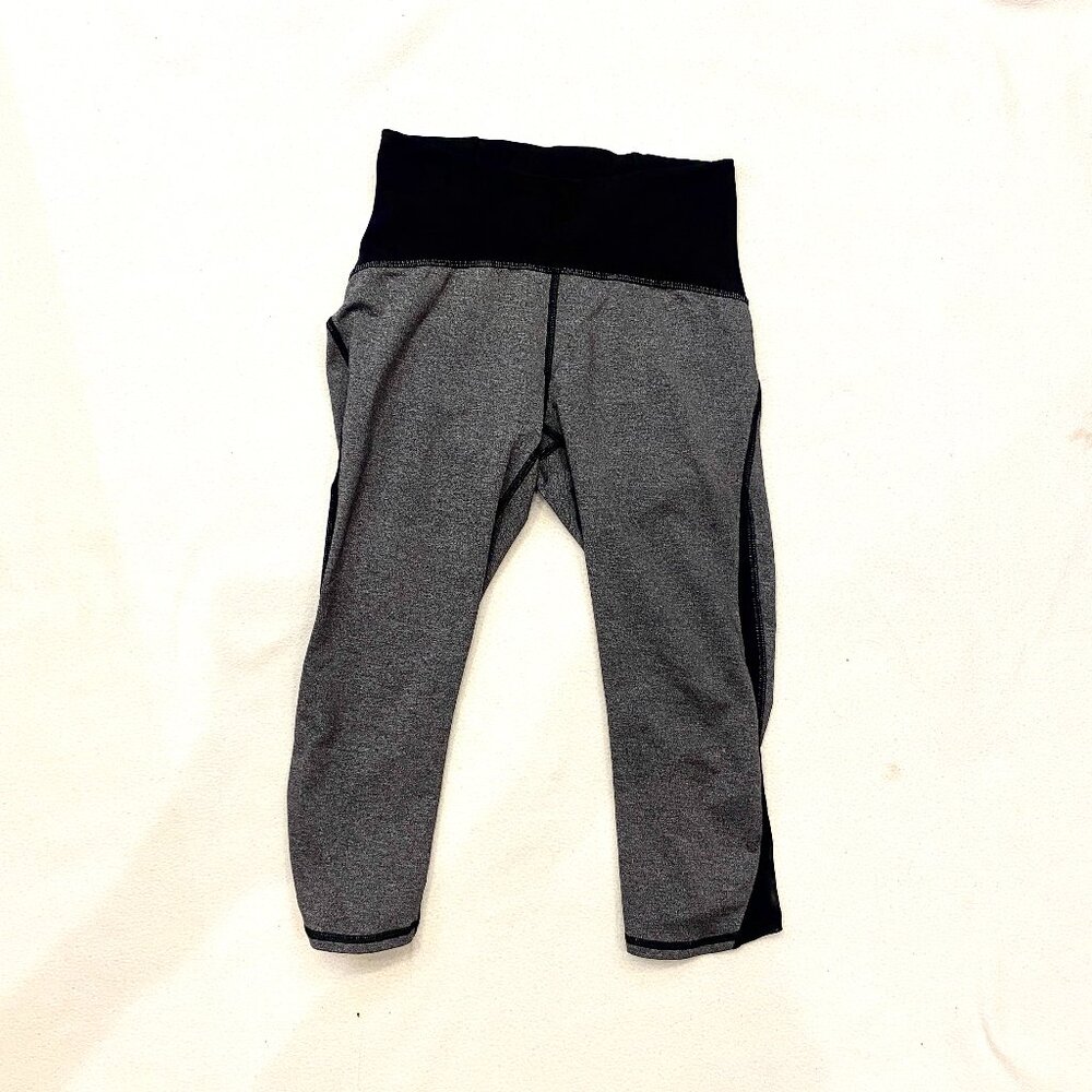 lululemon athletica gray and black capri leggings